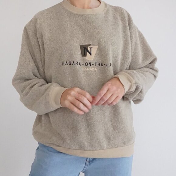 Vintage Collection Unique Taupe Niagara On The Lake Travel Crewneck Sweater P/S - Picture 2 of 10